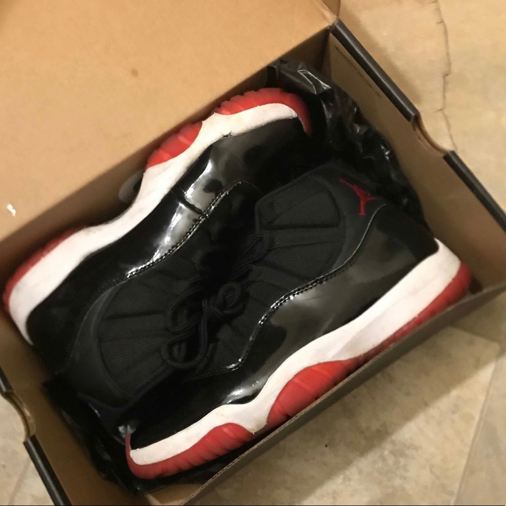 Jordan Retro 11s Playoff Breds (2019)